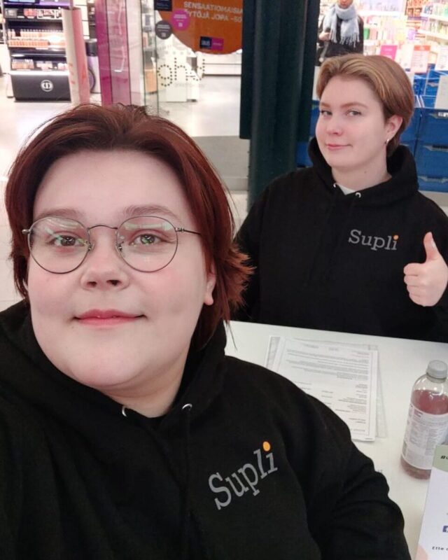 Aino ja Luka Kuule mua -tapahtumassa kauppakeskus Myllyssä.
