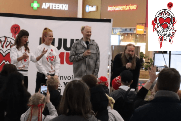 Kuule mua! -tapahtuman lavalla Jarno, Jarppi, Teresa ja Henna.